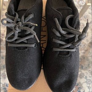 Urban fox mens wool shoes size 11. Unused in the box